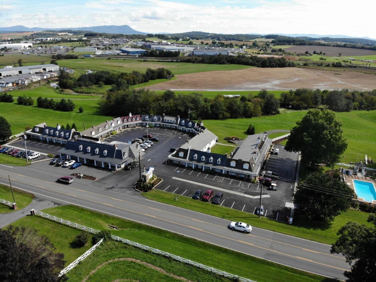 The Village Inn Harrisonburg Esterno foto