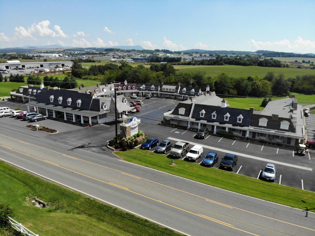 The Village Inn Harrisonburg Esterno foto